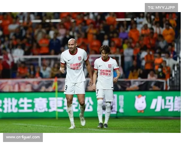 边路进攻的重要性：韦世豪、费利佩在成都蓉城的作用